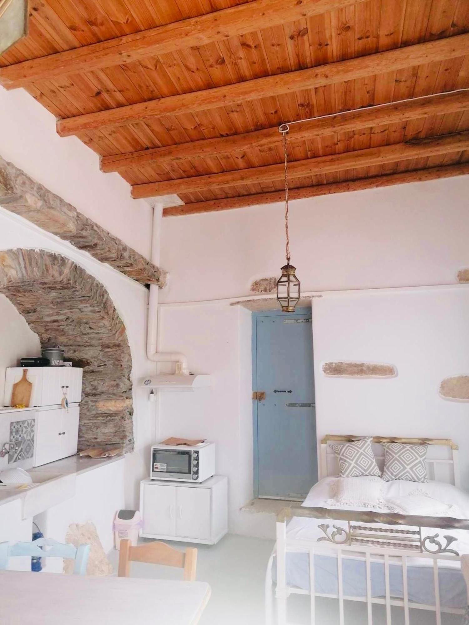 Naxos Mountain Retreat - Tiny House Build On Rock Apartment Koronos Exterior photo